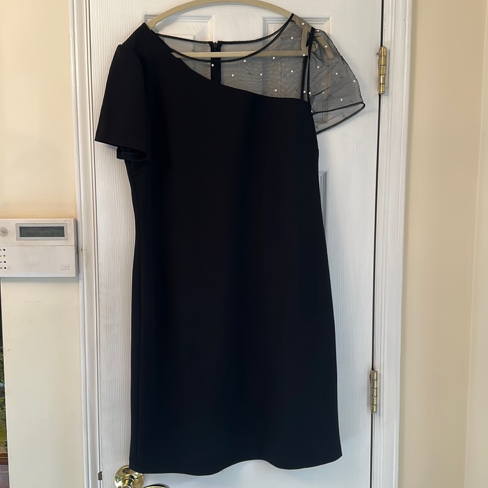 Stunning NWT Karl Lagerfeld one shoulder cocktail dress with pearl detail sz12🖤